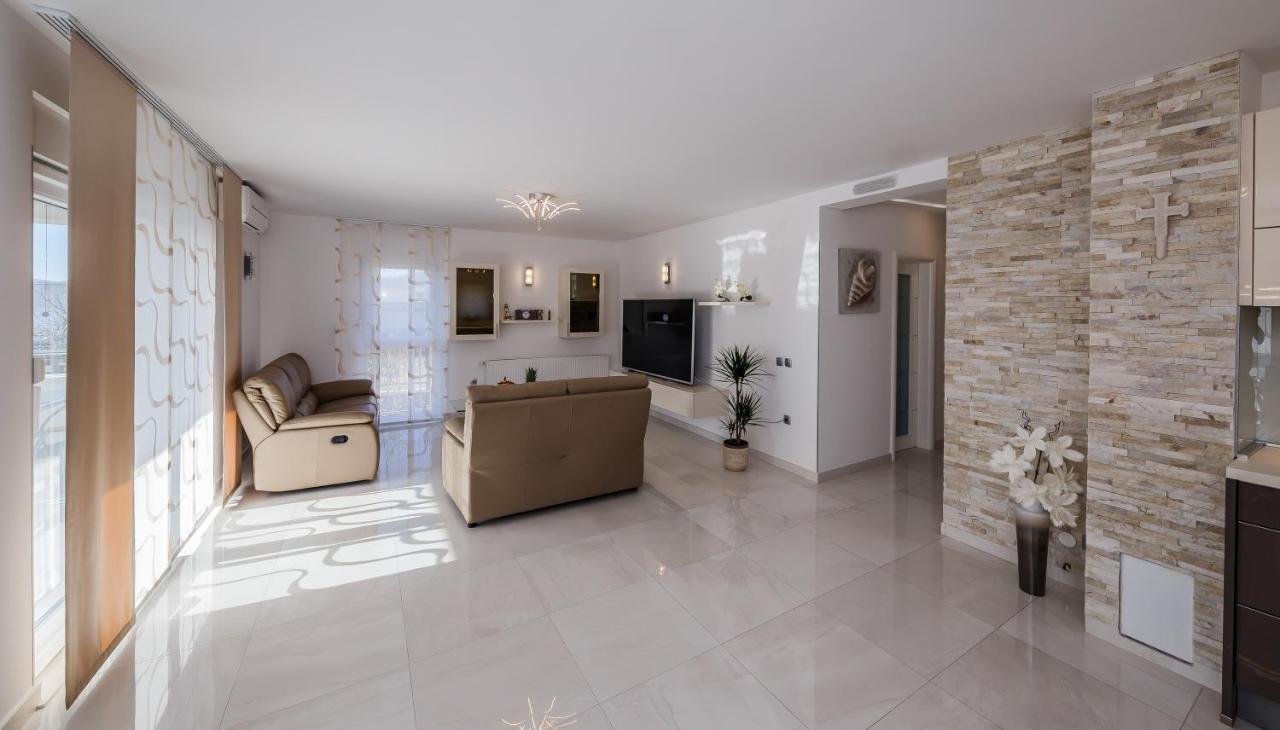 Villa Axioma 4-Star Luxury Villa, 2 Apartments, Sea View , Close To Beach, Sea View Terrace Kastela Exterior photo